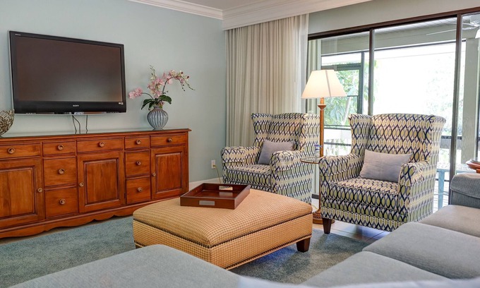 Captiva House | Gulfside Island Escape - Steps to Beach & Pool - OFFICIAL RESORT LISTING