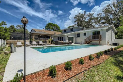Seminole House | Gulfside Retreat Big Family Near Clearwater StPete