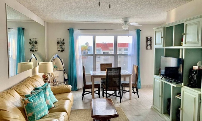 South Padre Island Condo | Gulfview Hideaway-Spectacular Pool & Beach Access!