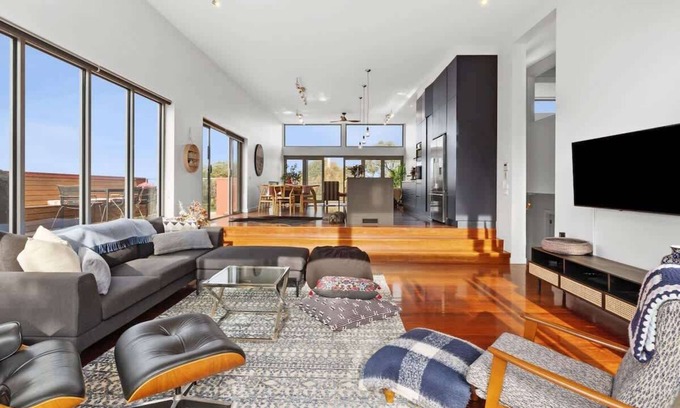 Aireys Inlet House | Gully Red House I Ocean Views I Pet Friendly