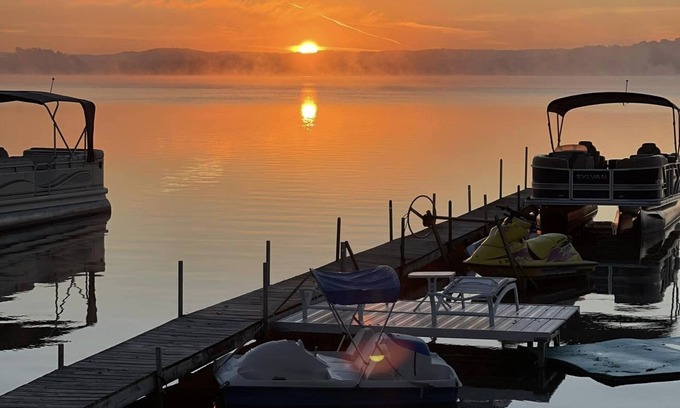 Shelbyville House | GUN LAKE. Charming 4-bedroom, 3 bath Home with private frontage. Sleeps 15