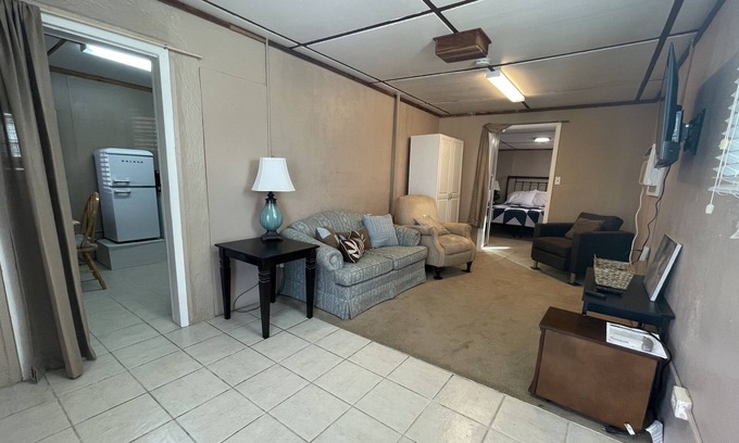 Tombstone Condo | Gunslingers Hideout - Peacemaker - Tombstone; queen bed; wifi