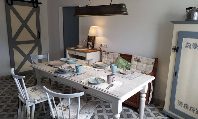 Arzberg Apartment | GutsGarten - High Quality Apartment in a 70.000 sqft park