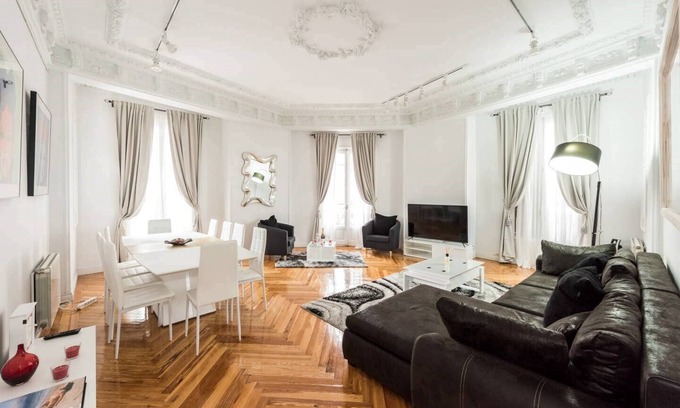 Centro Apartment | GV6, AMAZING PENTHOUSE WITH 2 TERRACES AND VIEWS ON GREAT VIA
