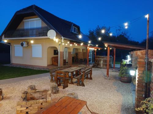 Gyoparosfuerdo House | Gyopárosi Vendégház