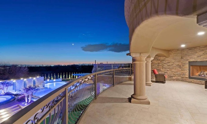 Pinnacle Peak House | HÓZHÓ West Estate at Lone Mountain