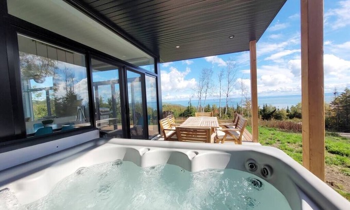 Saint-Joseph-de-la-Rive Ski Chalet | Hôtel à la maison - L'Illusion, spa et fleuve