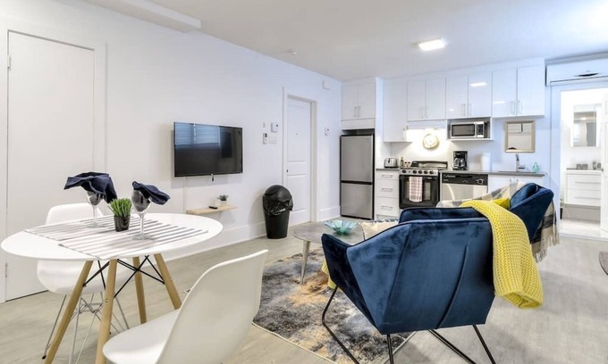 Villeray Apartment | Hôtel à la maison - The Villeray Nest