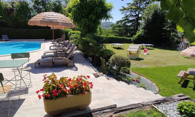 Les Aubugues Hotel | Hôtel Belle Vue