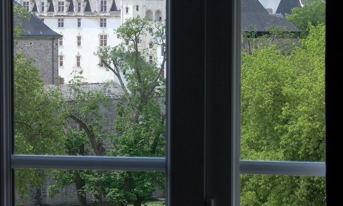 Richebourg - Saint-Clement Hotel | Hôtel du Chateau