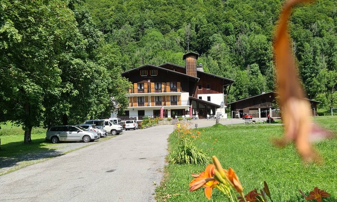Sixt-Fer-a-Cheval Hotel | Hôtel et Centre de Montagne Le Choucas