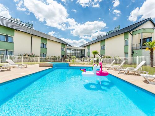 Bourges Hotel | Hôtel Ibis Styles Bourges - Piscine extérieure chauffée - Restaurants à proximité