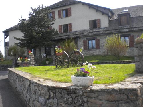 Nasbinals Hotel | Hôtel La Randonnée