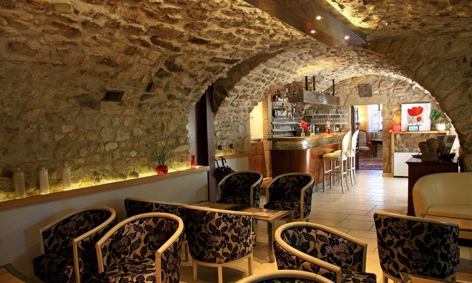 Rocher Hotel | Hôtel le Chêne Vert