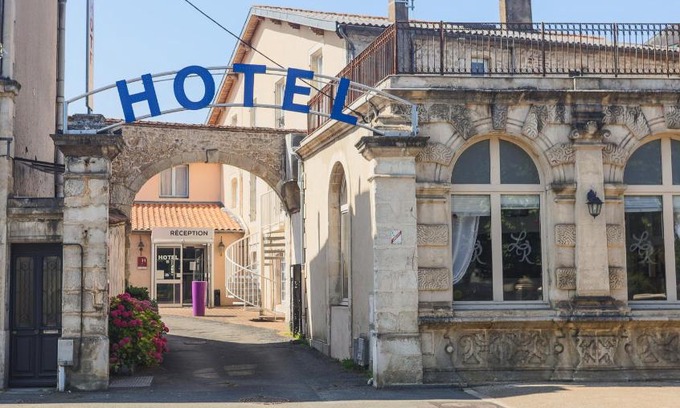 Saint-Maixent-l'Ecole Hotel | Hôtel Le Cheval Blanc