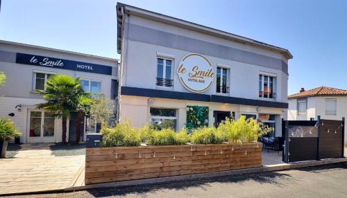 Saint-Vincent-Sterlanges Hotel | Hôtel Le Smile