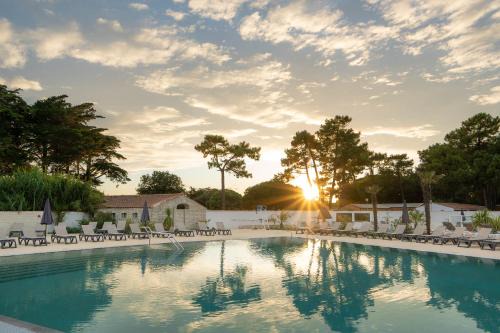 Sainte-Marie-de-Re Hotel | Hôtel Les Grenettes