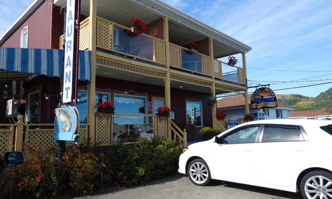 Baie Sainte-Catherine Hotel | Hôtel-Motel Baie-Ste-Catherine