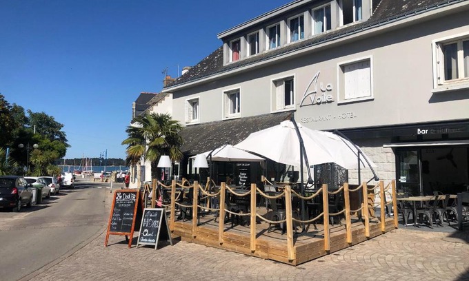 Locmariaquer Hotel | Hôtel Restaurant La Voile - Le Dock'er