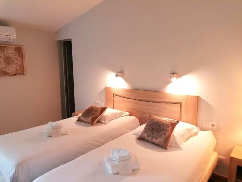 Etauliers Hotel | Hôtel Restaurant Platanes - KB HOTEL GROUP