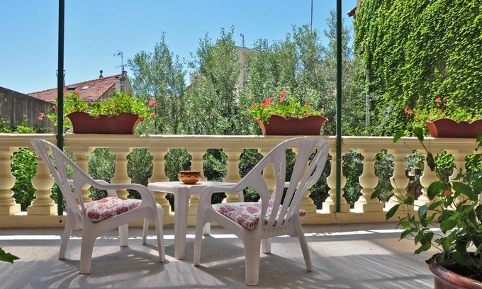 Salon-de-Provence Hotel | Hôtel Select