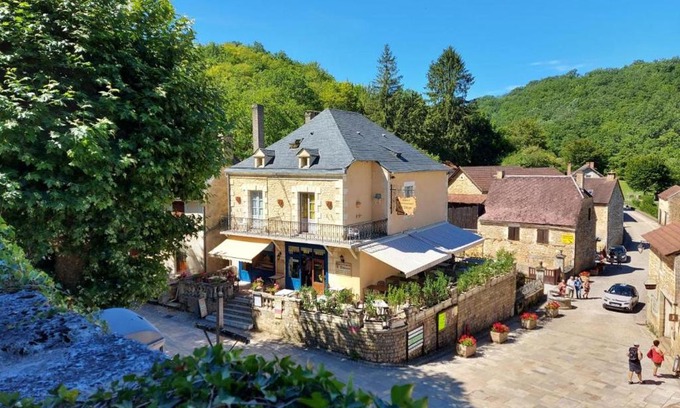Saint-Amand-de-Coly Bed & Breakfast | Hôtellerie de l'Abbaye Saint Amand