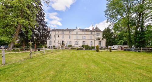 Morigny-Champigny Hotel | Hôtellerie Nouvelle de Villemartin