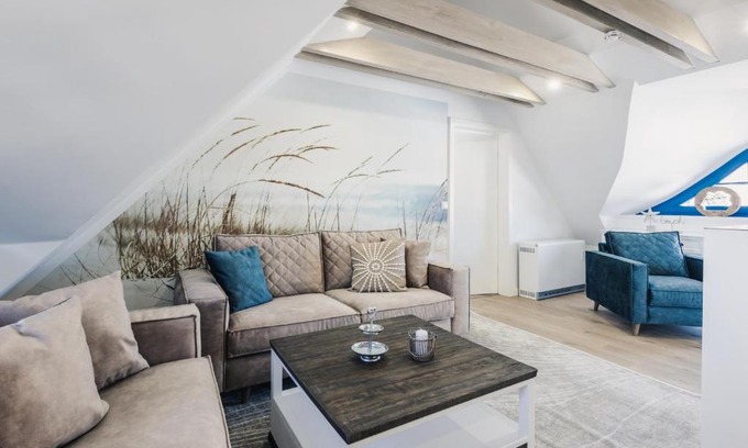 Zingst House | Höhensonne
