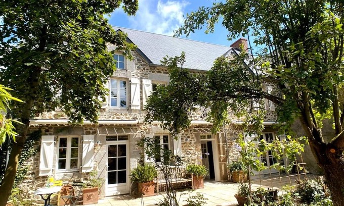Heugueville-sur-Sienne House | Hübsches Landhaus der Familie mit eigenem Garten