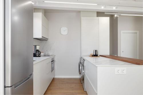 Hondarribia Historic Center Apartment | H SUITE4A by Smiling Rentals