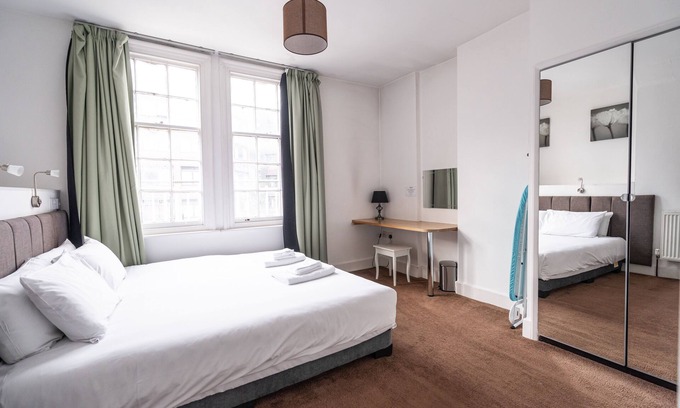 Sheffield City Centre Apartment | H.V Apartments