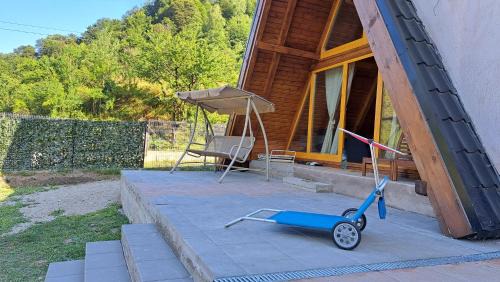 Malaia Ski Chalet | H2O GuestHouse A-Frame Malaia
