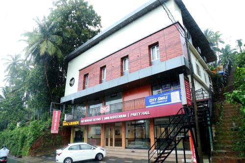 Kunnamangalam Hotel | Haaz Grande Kunnamangalam