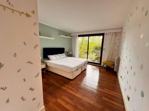 Hondarribia House | Habitación con baño compartido