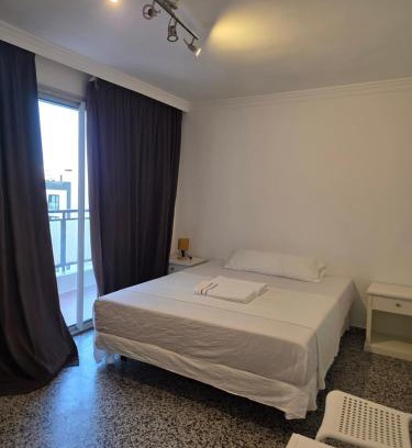 Explanada de la Estacion House | Habitación privada centro málaga cerca de la estación de tren María Zambrano y del centro histórico y de la playa