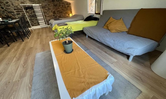 Biescas House | Habitaciones Para 10 Personas en Pleno Centro de Biescas
