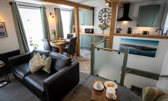 Beaumaris Apartment | Hafan Fach- In the heart of Beaumaris, Anglesey