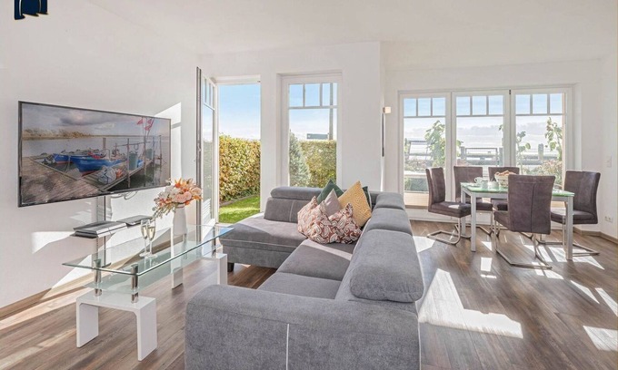 Ostvorpommern Apartment | Haffblick - Fantastic vacation apartment with an exceptional view of the lagoon