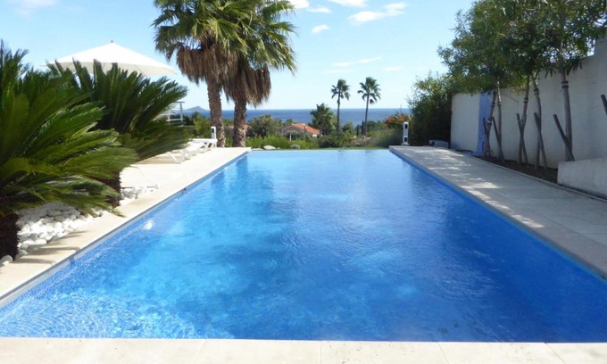 Saint-Aygulf Villa | HAGAY 1822
