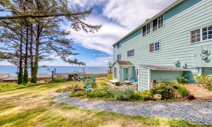 Oceanside Apartment | Hale Kaalawai Unit B