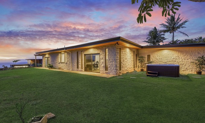 Pupukea House | Hale Mahina: Luxe Remodeled Oceanview Home w/Jacuzzi & Outdoor Shower