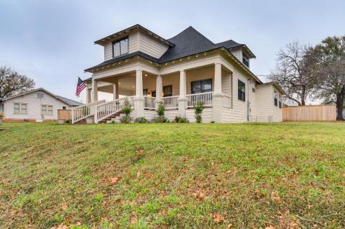Brenham House | half Mi to Downtown Shops Brenham Home with Fire Pit