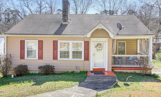 Atlanta House | Half-Mi to Pool & Golf: Atlanta Home w/Veranda!