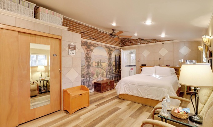 Downtown Reno Apartment | Half-mi to River Walk: 'river Cottage' in Reno