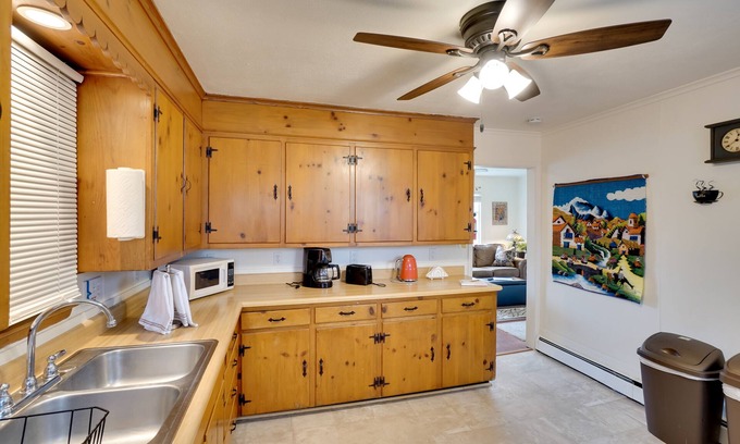 Bolivar Apartment | Half Mile to Harpers Ferry: Duplex w/Fire Pit