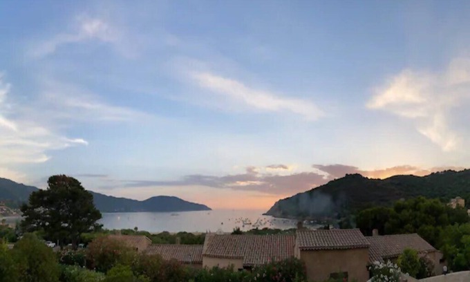 Residences du Golfe de Lava House | Half villa 200m from the beach with sea view.