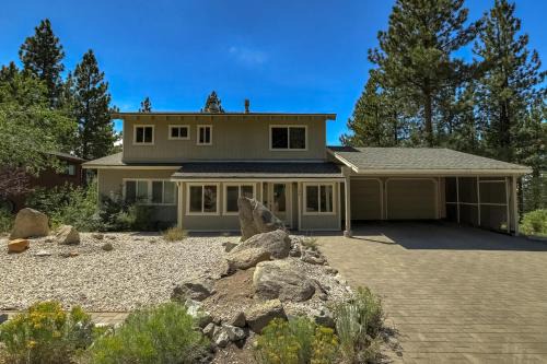 Tahoe Village House | Hall Court Manor - Hot tub Pet Friendly Pool Table