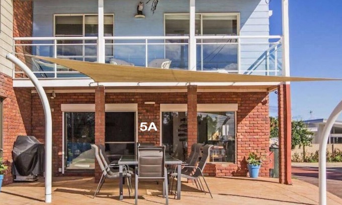 Halls Head House | Halls Head Parade - Beach House