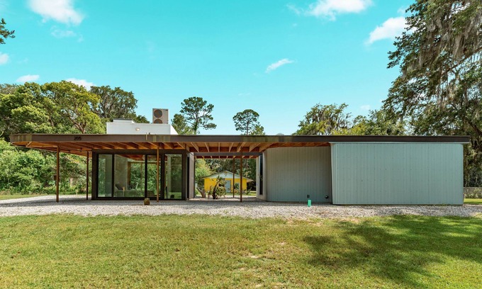 Micanopy House | Halo House - Architect's Retreat
