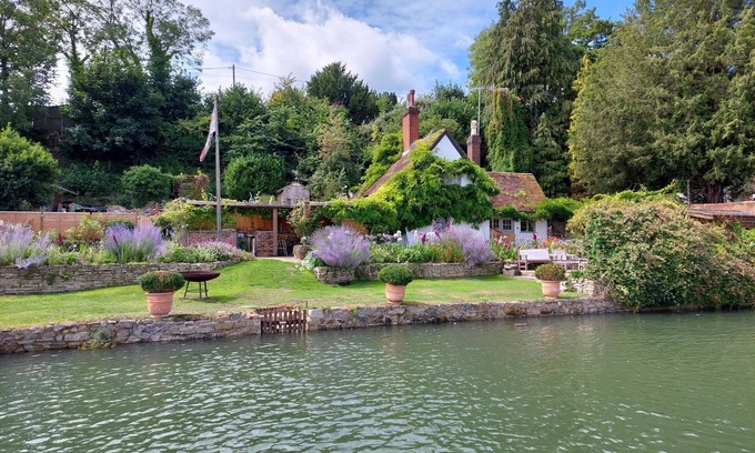 Bursledon Cottage | Hamble Riverside Cottage - Luxury Cottages